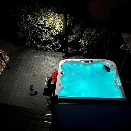 Les Mimosas Spa-jacuzzi فيلة *